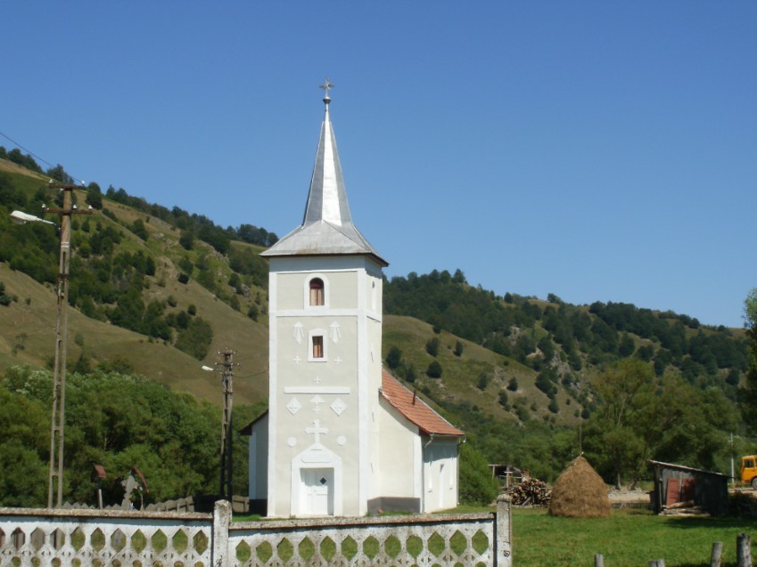 Biserica din Comuna Lunca Cernii